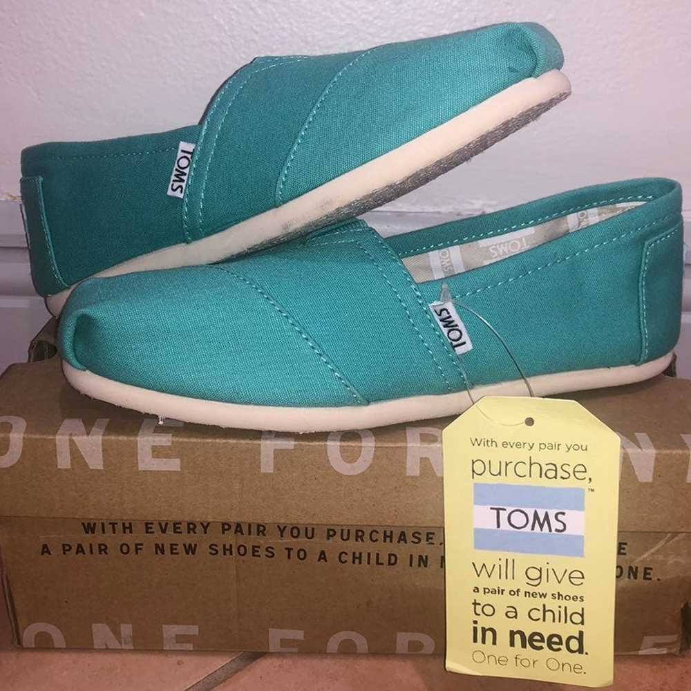 TOMS shoes - image 2
