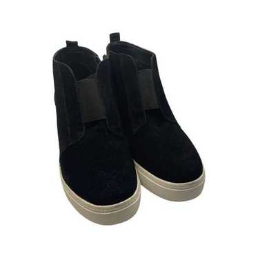 Steve Madden wavery Black Suede