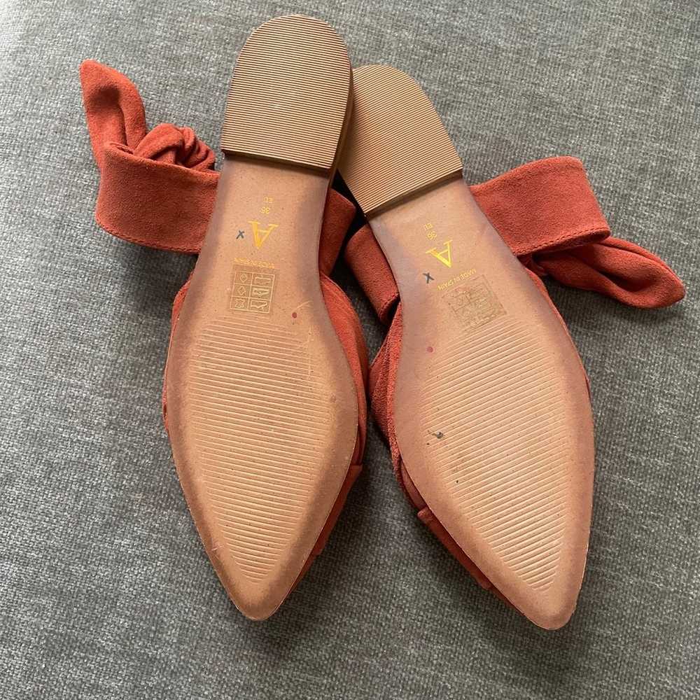 Anthropologie Rust Suede  Slip On Flats SZ 36 - image 4