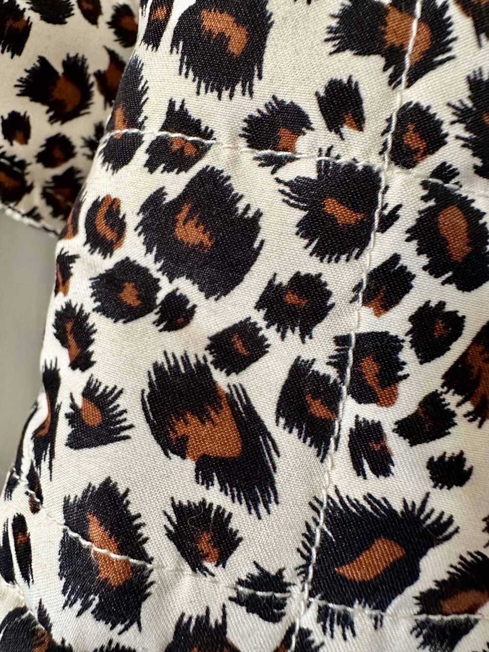 Leopard silk down jacket - Leopard quilted jacket… - image 9