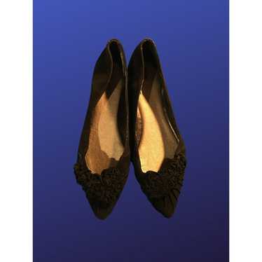 MOSSIMO Suede Ruffle Pointy Toe Flats, BLACK, Wome