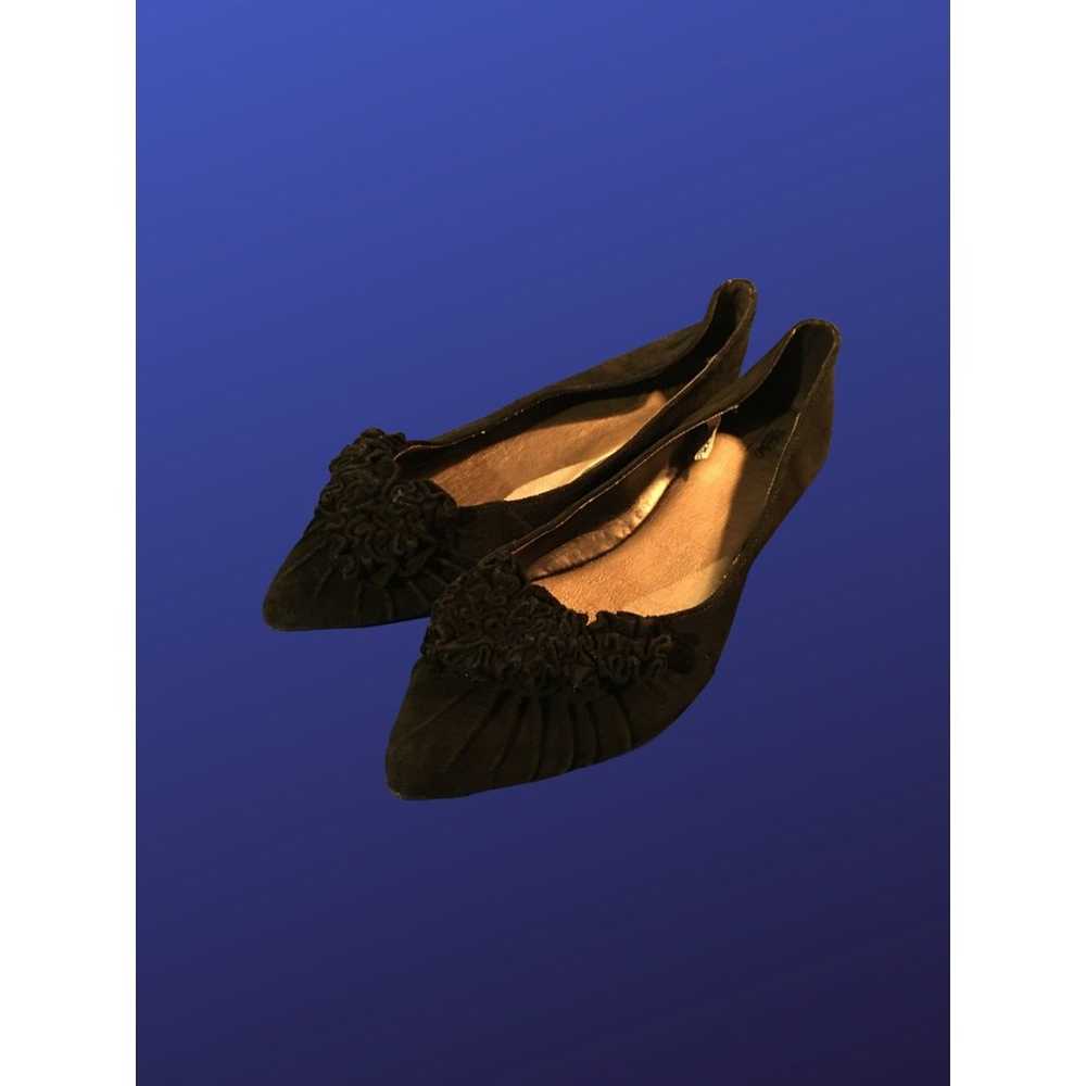 MOSSIMO Suede Ruffle Pointy Toe Flats, BLACK, Wom… - image 2