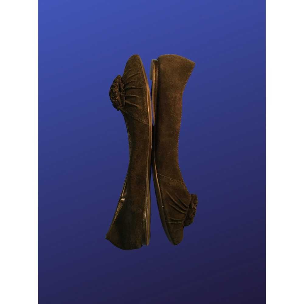 MOSSIMO Suede Ruffle Pointy Toe Flats, BLACK, Wom… - image 5