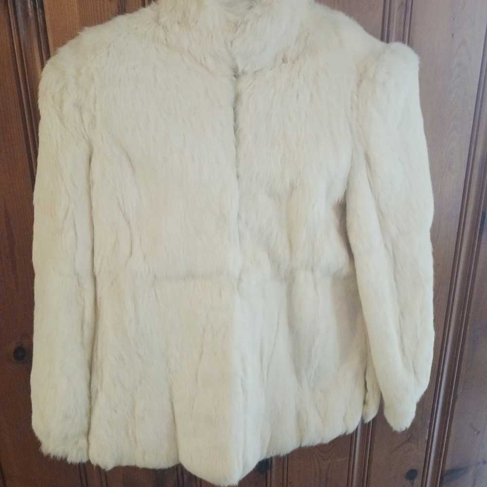 Vintage white natural rabbit fur coat from 1950s … - image 11