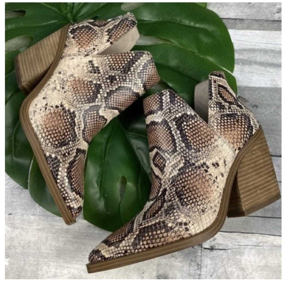 vince camuto gravana boots