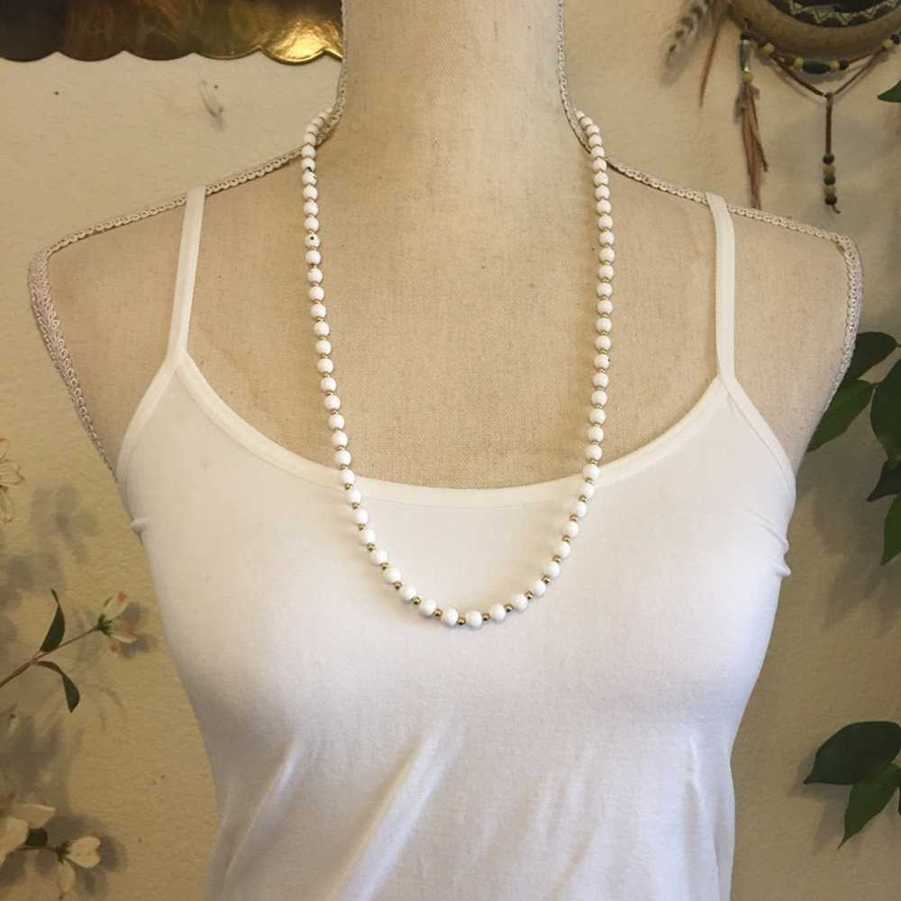 Monet Vintage Monet white glass pearl bead neckla… - image 3