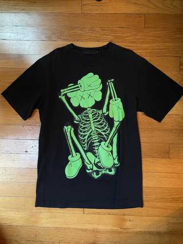 Original Fake Eric Parker KAWS Black Short Sleeve Graphic T orders Shirt