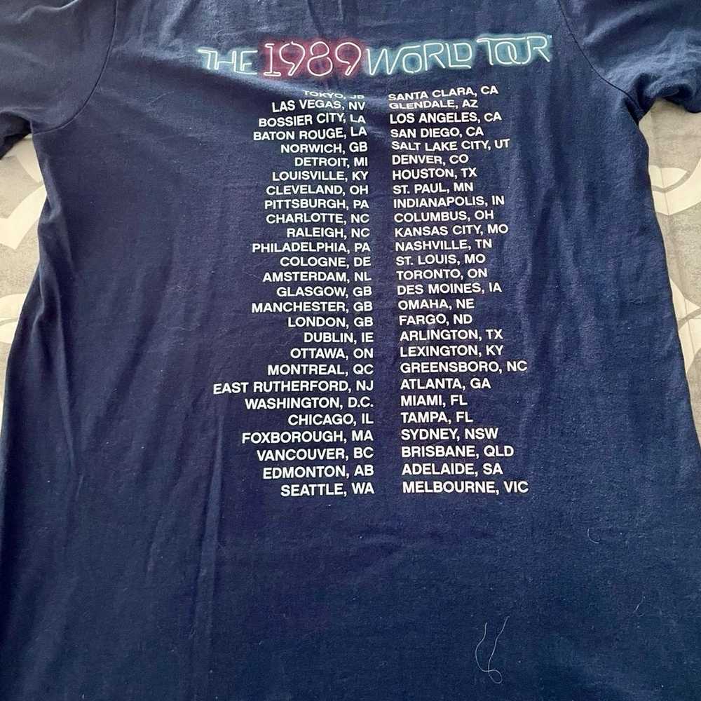 Original Taylor Swift 1989 World Tour T-Shirt - image 2