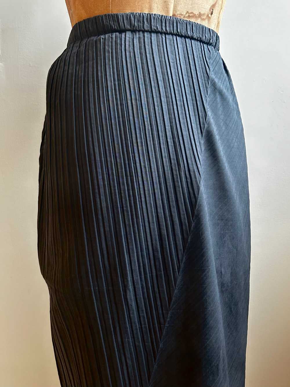 Vintage Issey Miyake Pleated Black Skirt Size Sma… - image 5