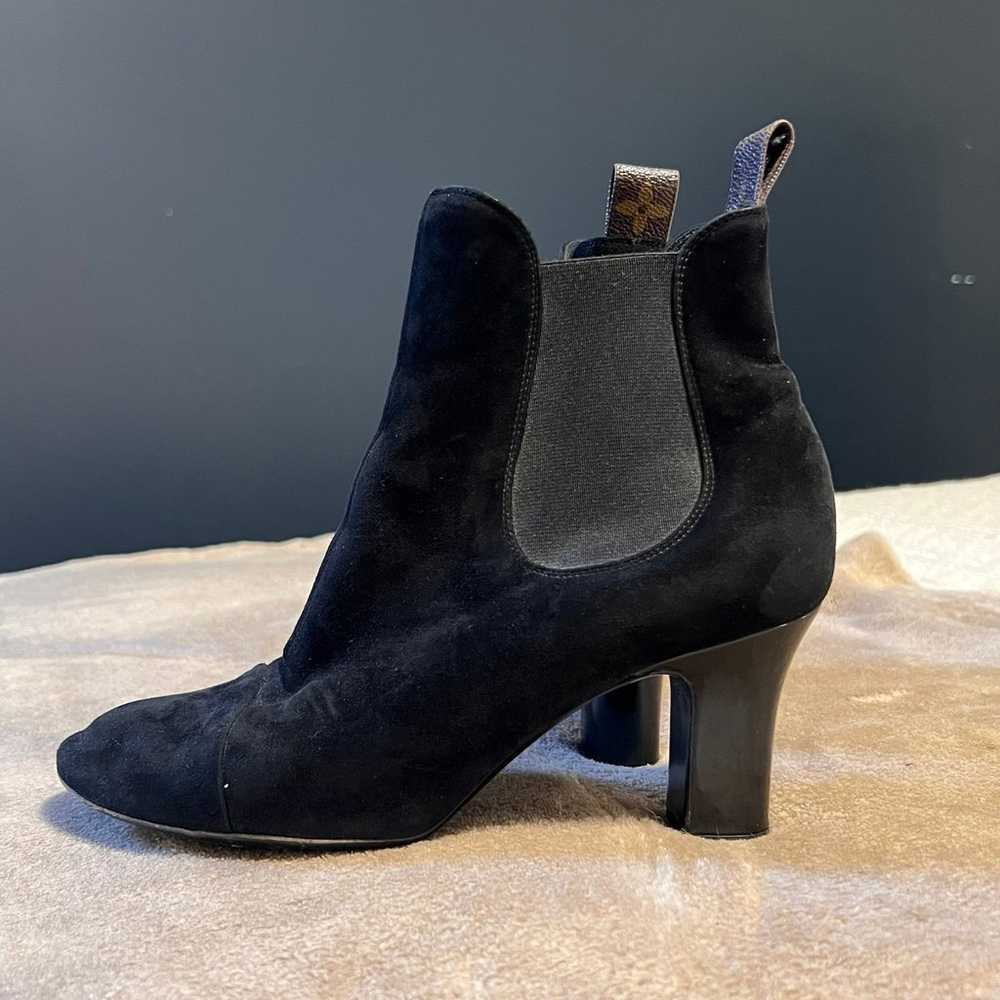 Louis Vuitton Black Suede Chelsea Boots - image 3