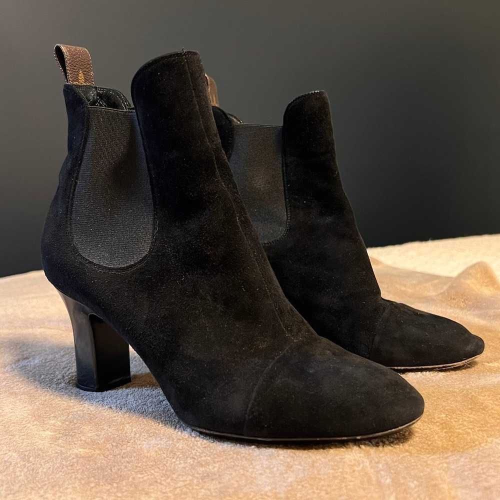 Louis Vuitton Black Suede Chelsea Boots - image 6