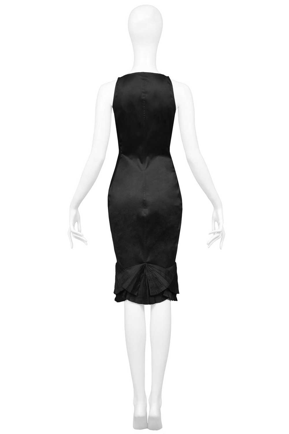 GUCCI BY TOM FORD BLACK DRESS WITH BACK PLEAT FAN… - image 2