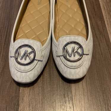 Michael Kors White Flats in Size 7M - image 1