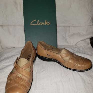 Clarks "Ashland Rivers" Leather Flats - image 1