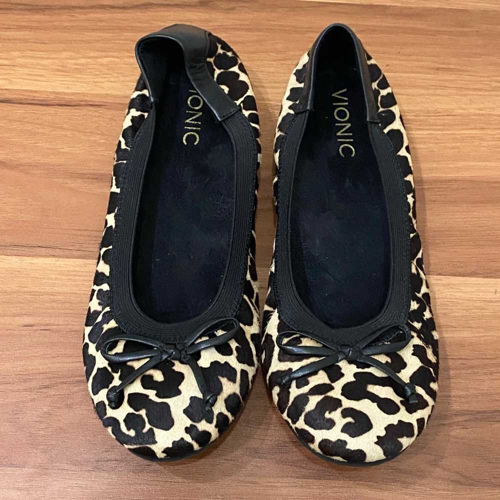 VIONIC “Matira” Leopard Print Hair Calf Cattle Re… - image 2