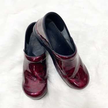 DANSKO BURGUNDY Patent Leather Clogs 42