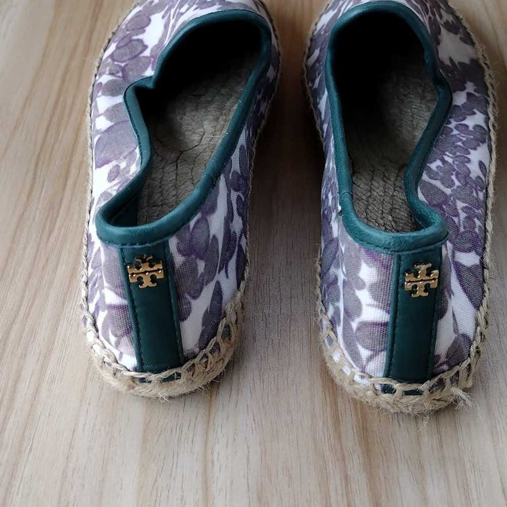 Tory Burch Floral Print Espadrille Flats Size 7 F… - image 5