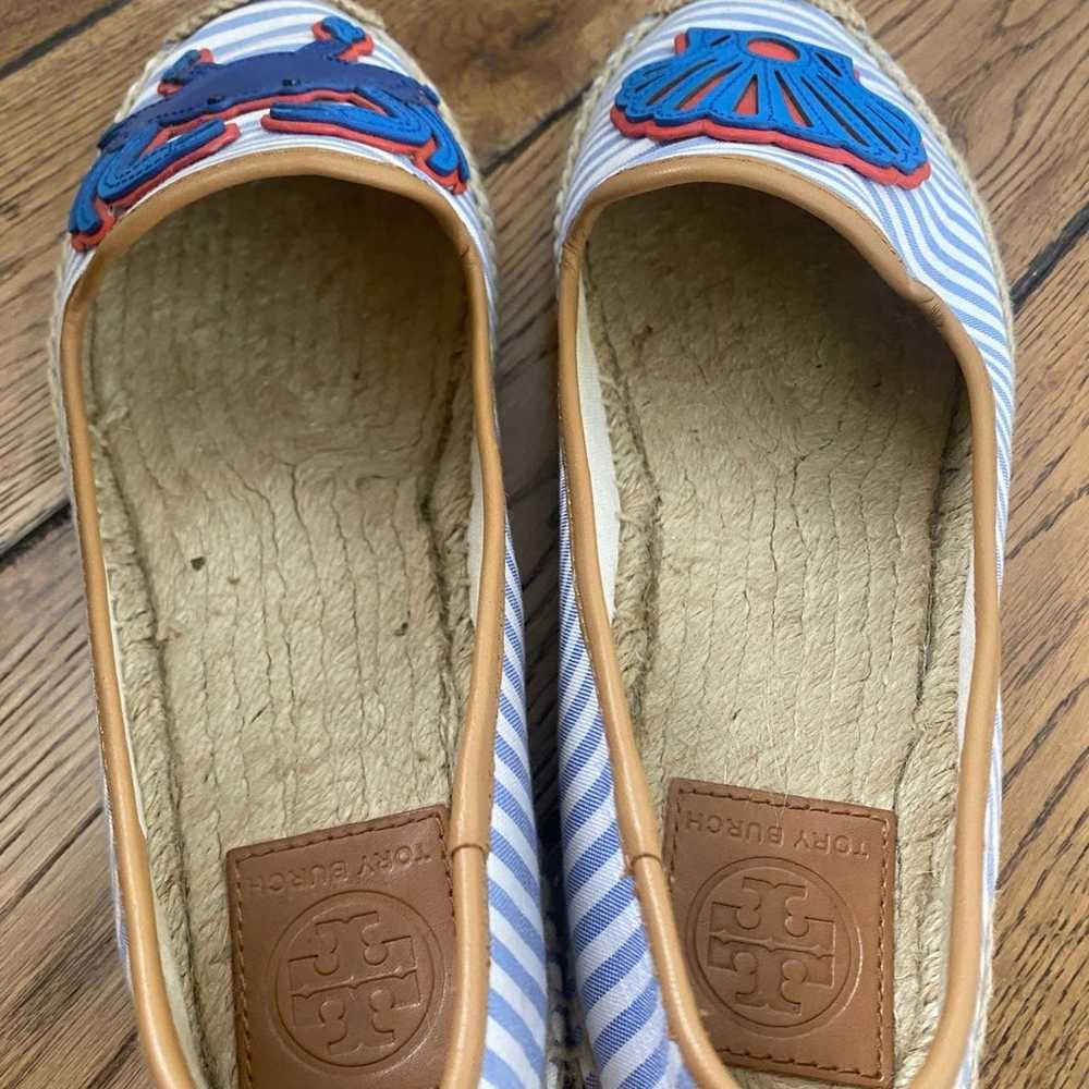 TORY BURCH Crab shell Striped Espadrilles 9 white… - image 4