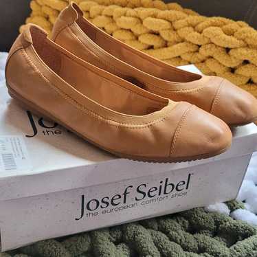 Womens 9 Josef Seibel leather camel slip on shoes