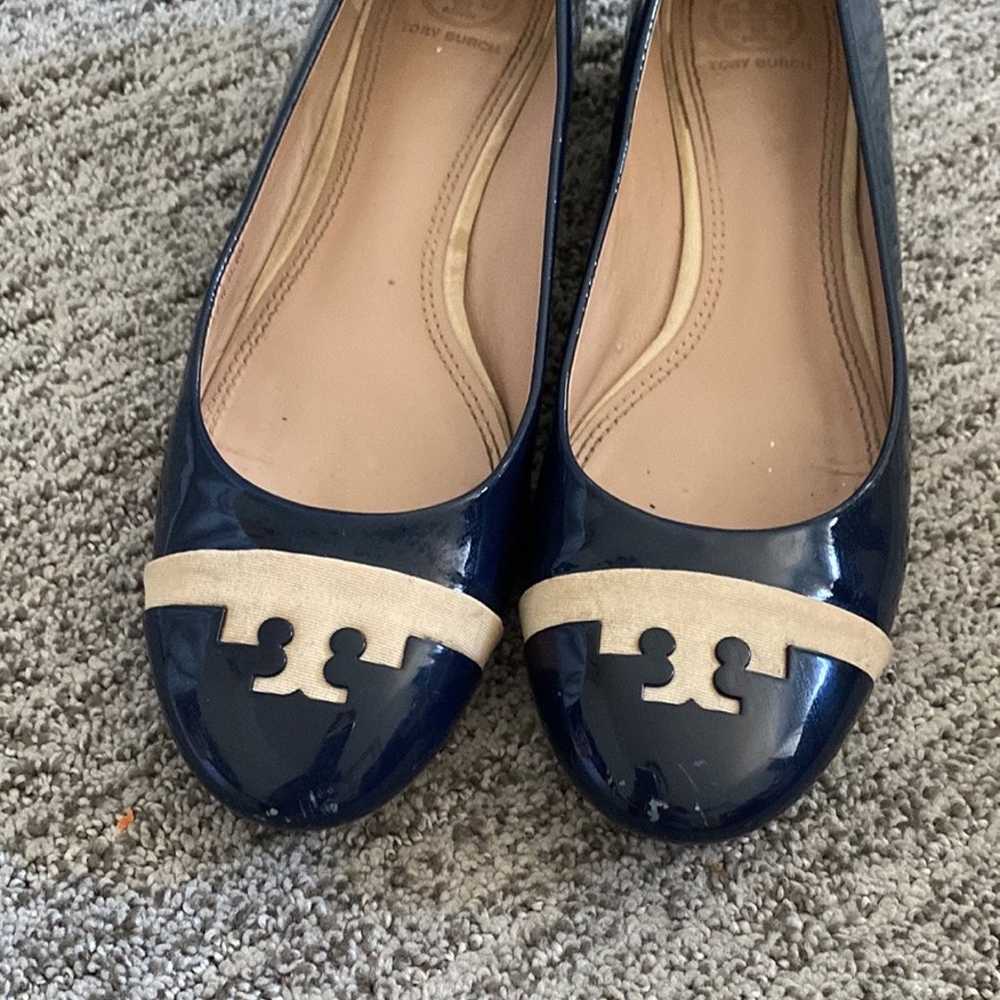 Tory Burch navy patent leather shoes flats 8 - image 7