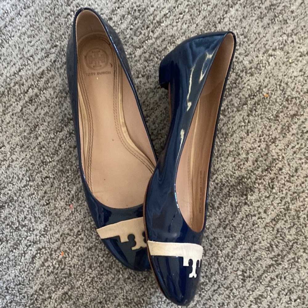 Tory Burch navy patent leather shoes flats 8 - image 9