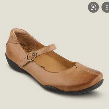 Ta Dah Mary Jane Taos comfort shoe Size 8