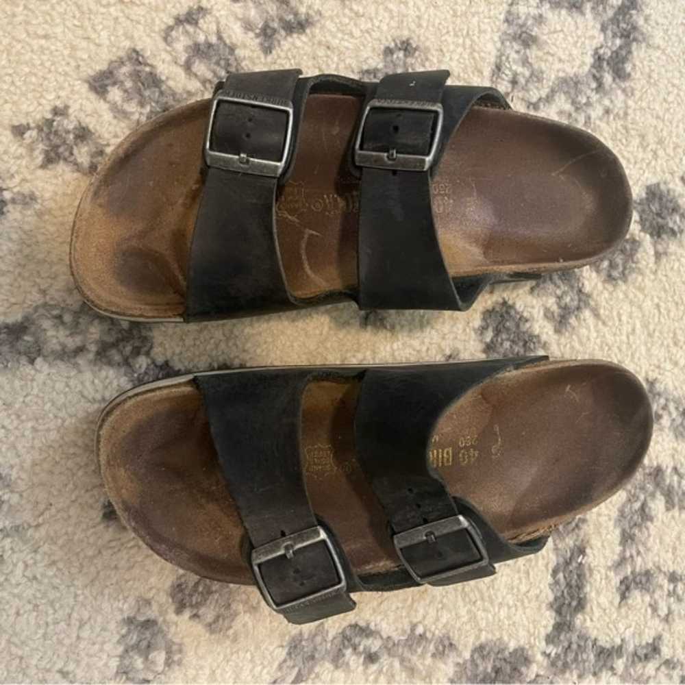 Birkenstocks black 2 strap leather sandal size 40 - image 2