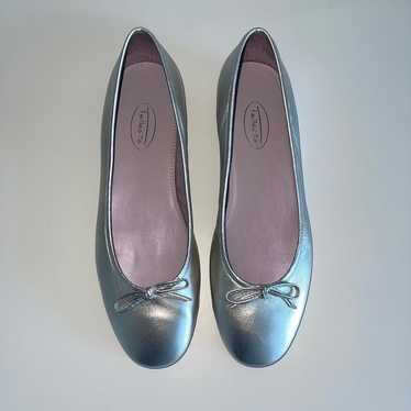 Talbots silver leather ballerina flats