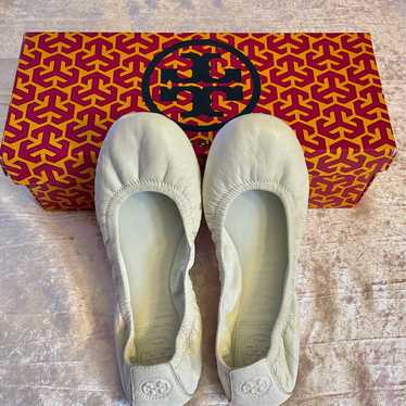 Tory Burch White Leather Flats