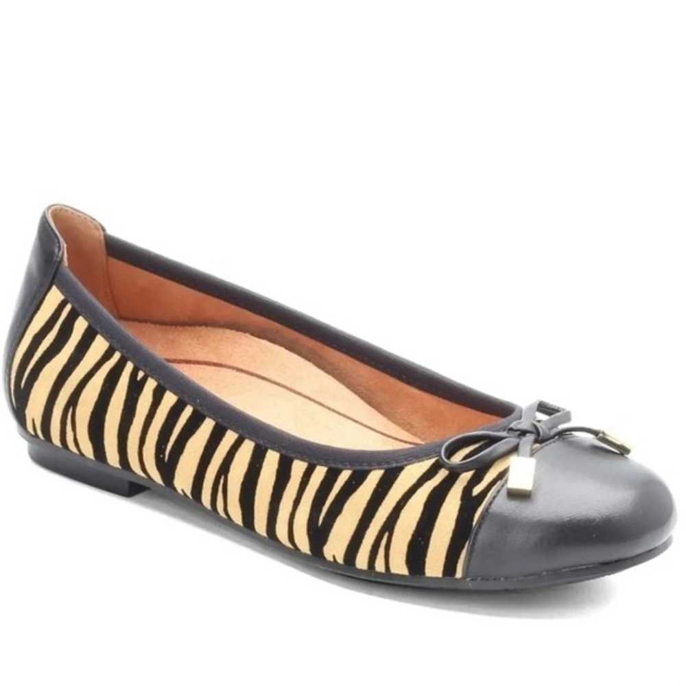 Vionic Women Minna Tiger Loafer Slip on shoes sz 9 - image 1