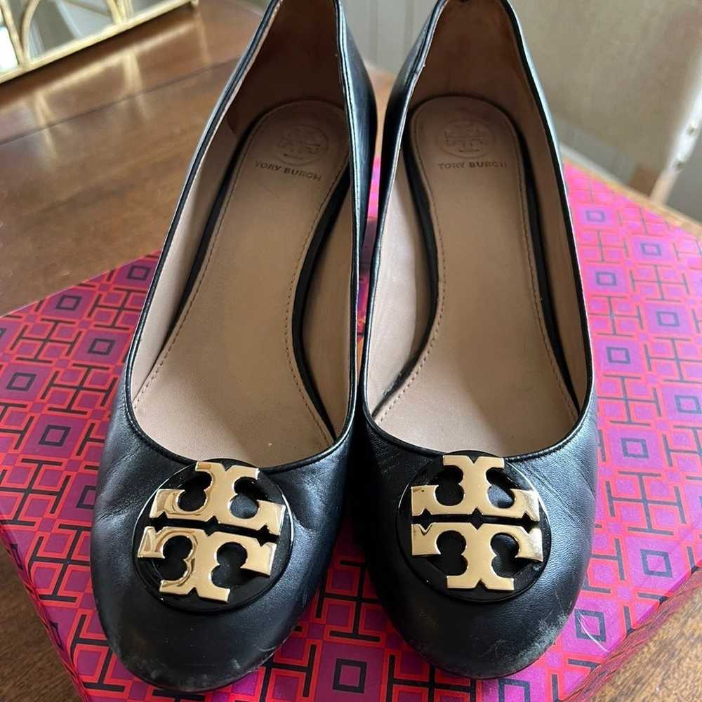 Tory Burch Logo heel black leather 8 - image 3