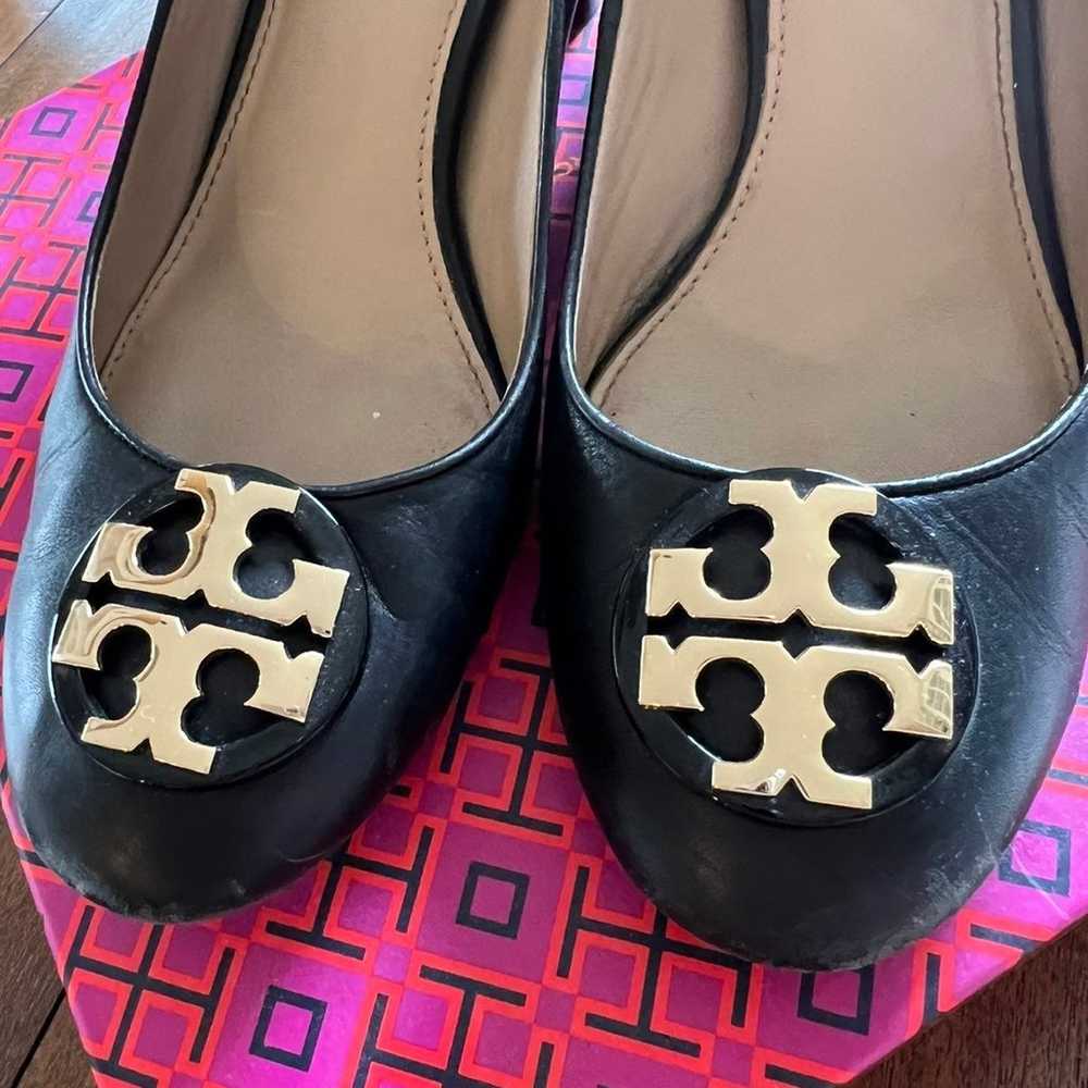 Tory Burch Logo heel black leather 8 - image 4