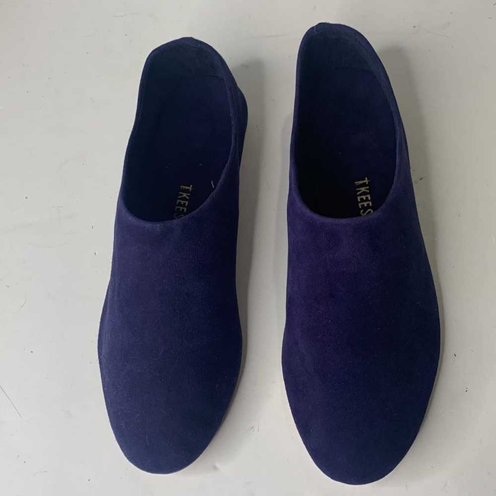 Tkees Kira violet suede slip-on flats NWOT - image 2