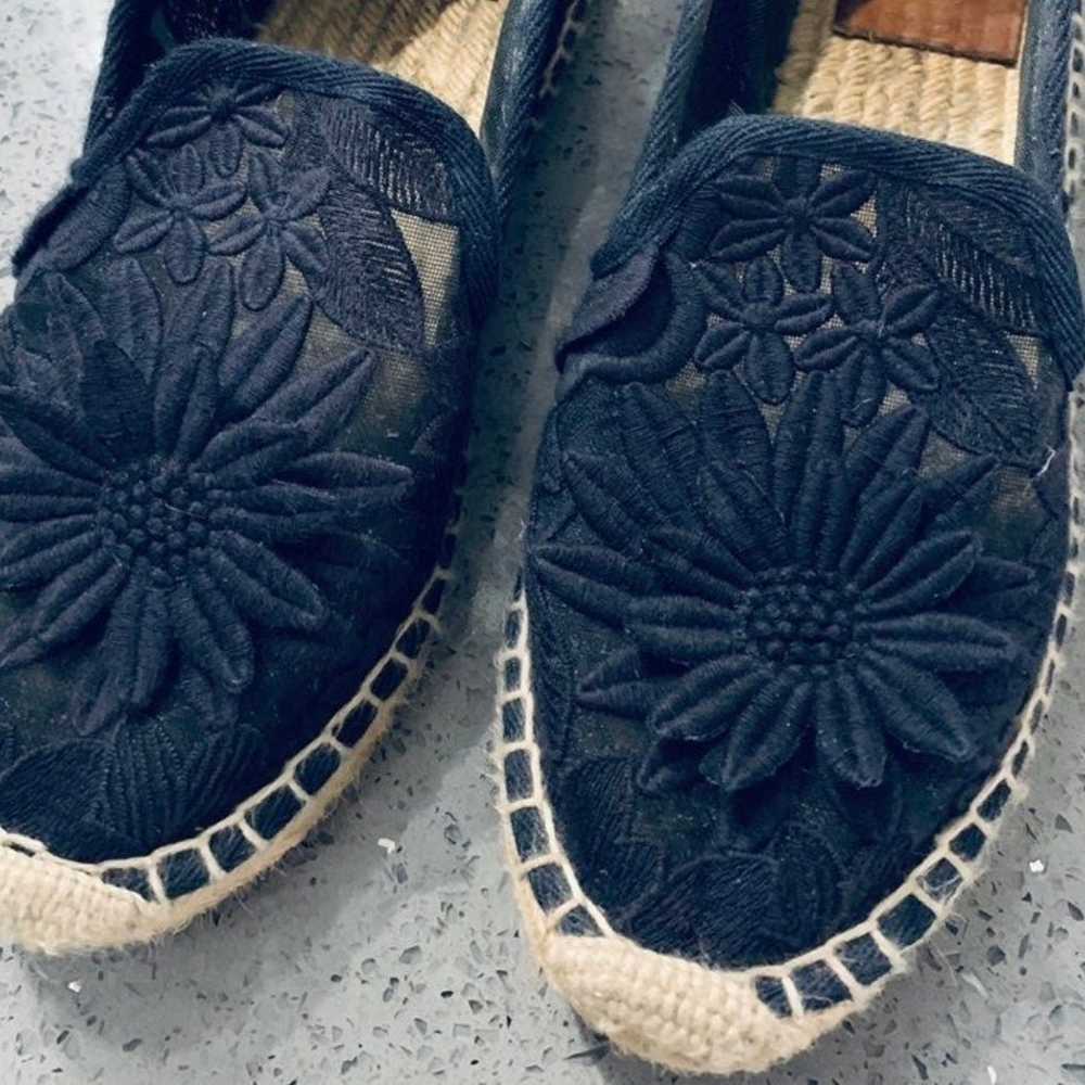 Tory Burch Floral Navy Espadrilles 7.5 - image 1