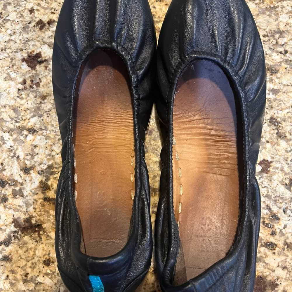 Size 9 black tieks - image 3