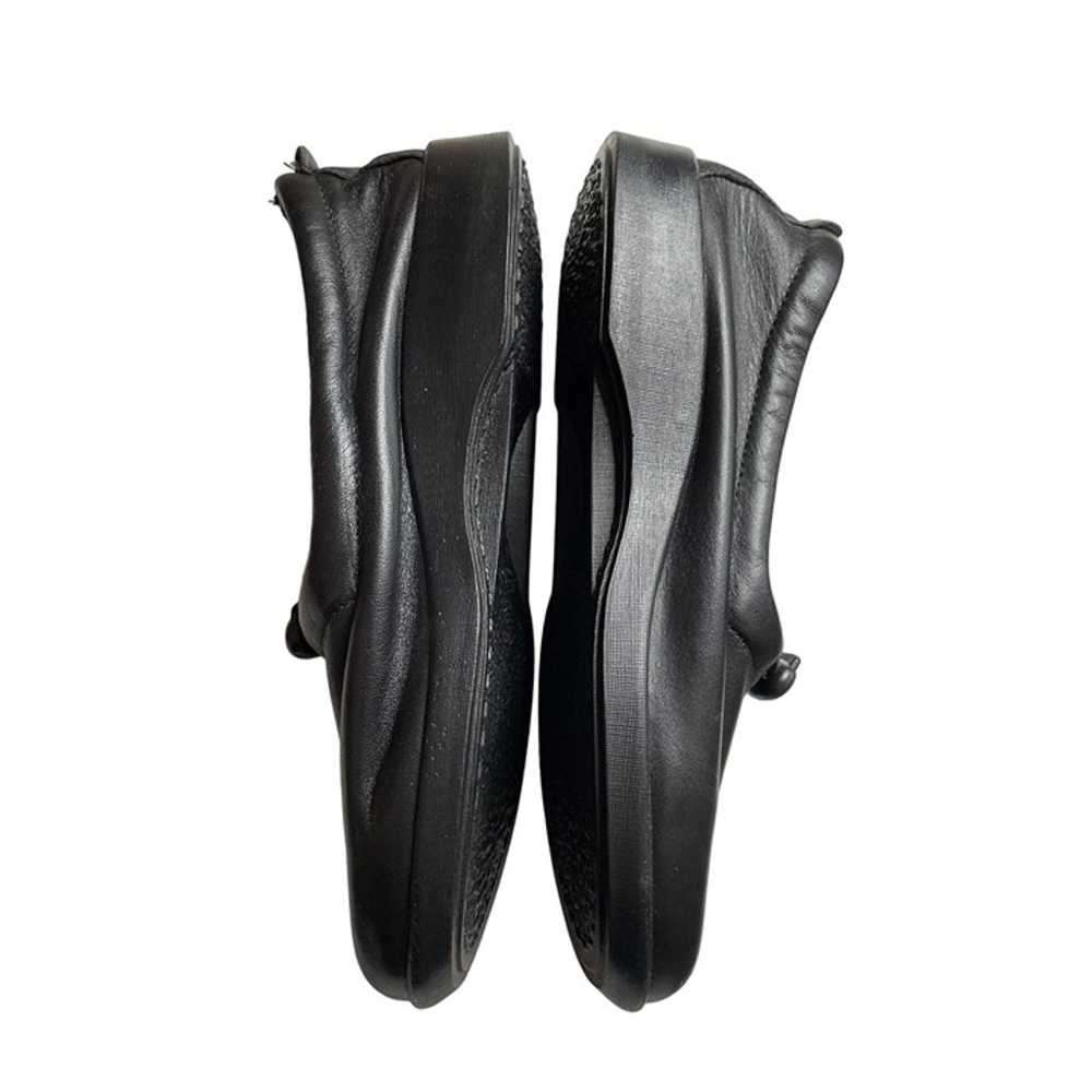 Arcopedico Black Leather Queen Shoe - image 7