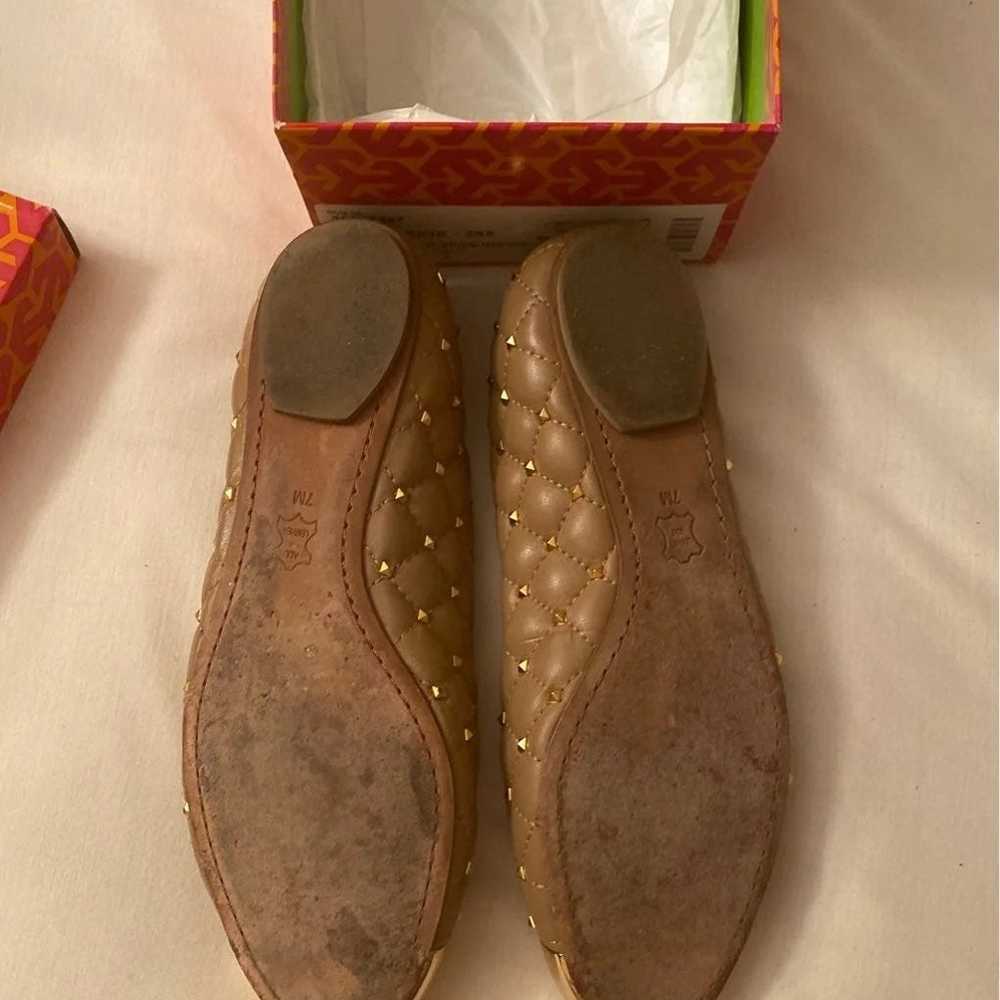 Tory Burch Beige and Gold Kaitlin flats - image 4