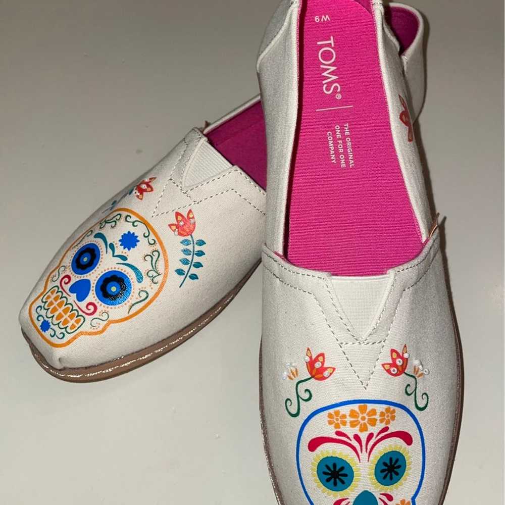 NWOT TOMS Alparagata Natural Day Of The Dead Prin… - image 3