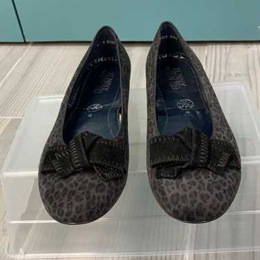 NWOT JENNY by ARA leopard suede flats