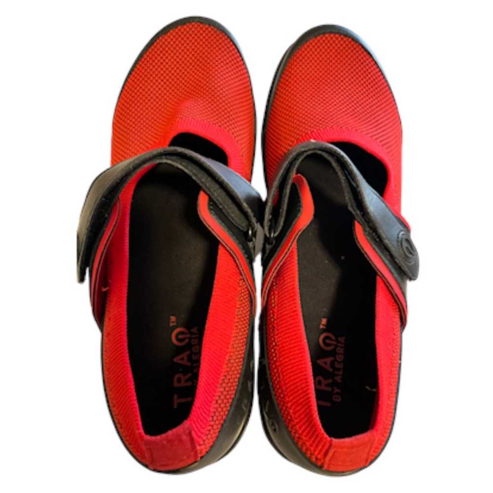 TRAQ By Alegria Qutie Mary Jane Flat In Red/Black… - image 10