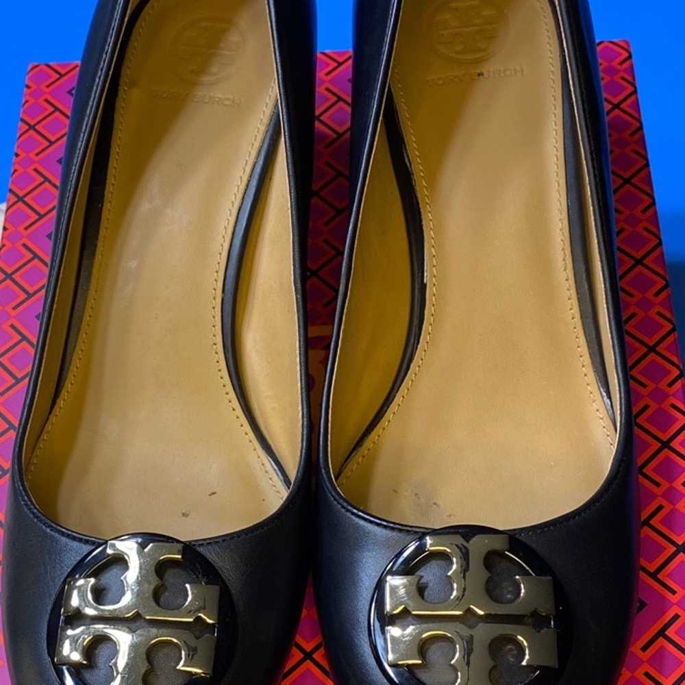 Tory Burch Claire Pump in Black - image 6