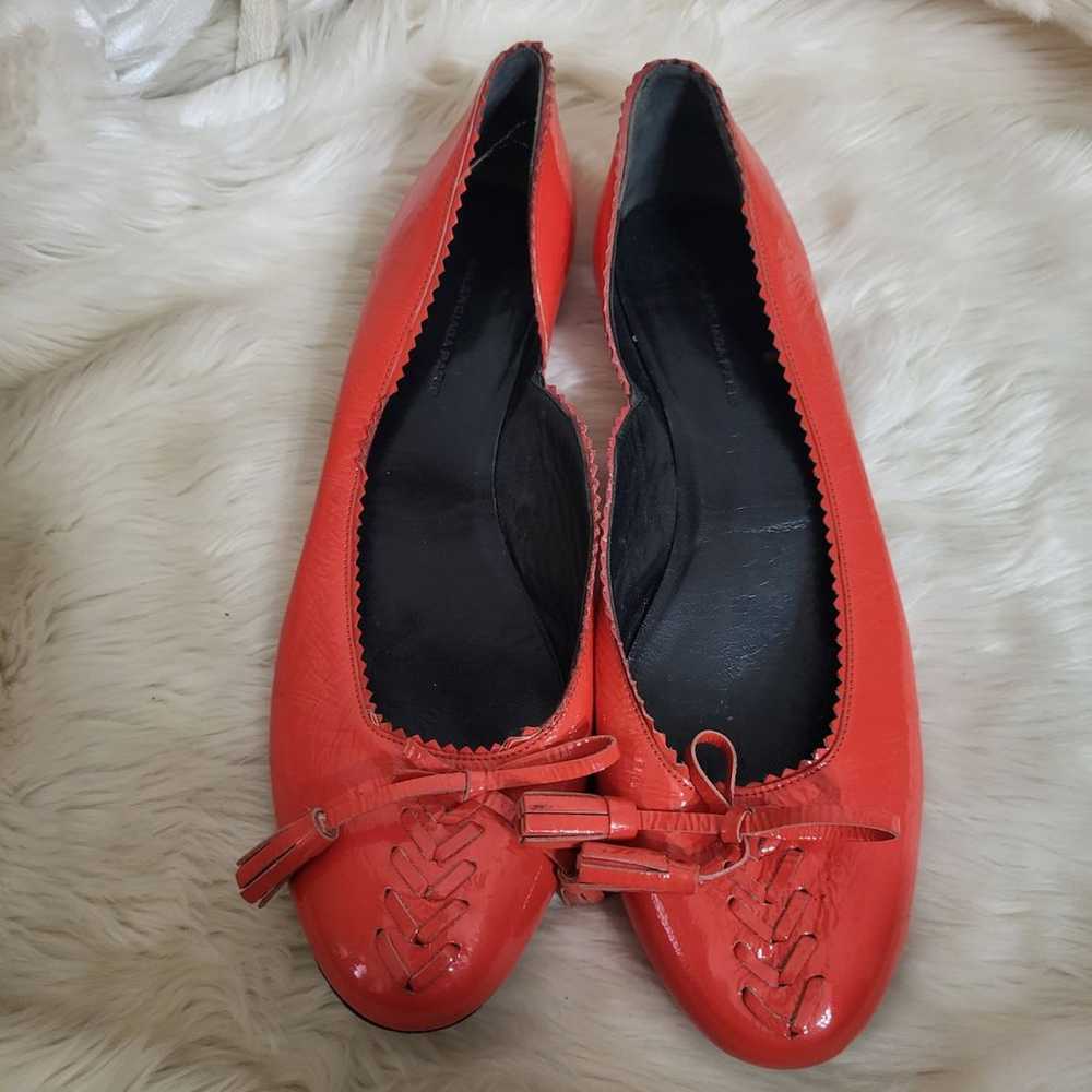 Balenciaga Redish Orange Patent Leather Flats Sz … - image 2