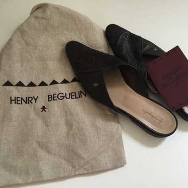 $468!! Henry Beguelin Brown Leather Embossed Flat… - image 1