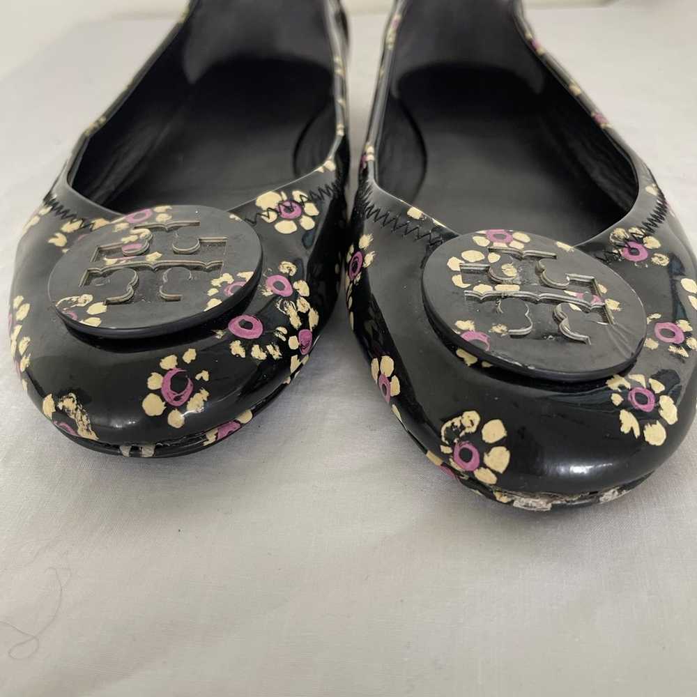 Tory Burch Floral Minnie Leather Balket Flats - image 5