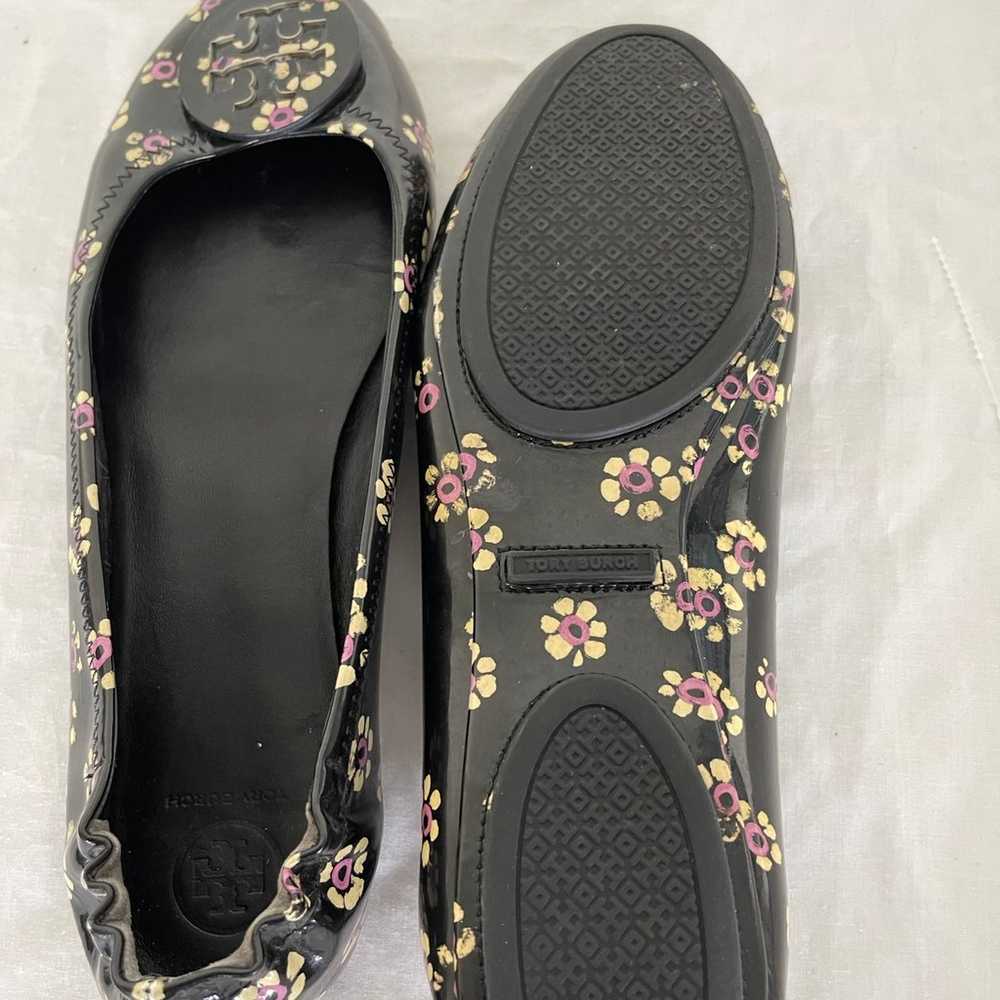 Tory Burch Floral Minnie Leather Balket Flats - image 9