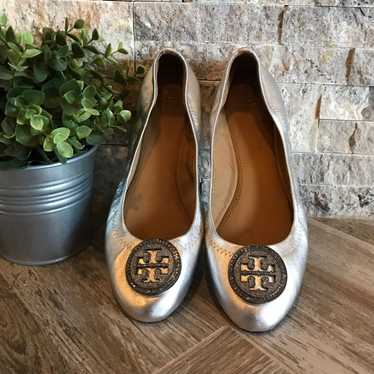 EUC Tory Burch Liana Metallic Flat