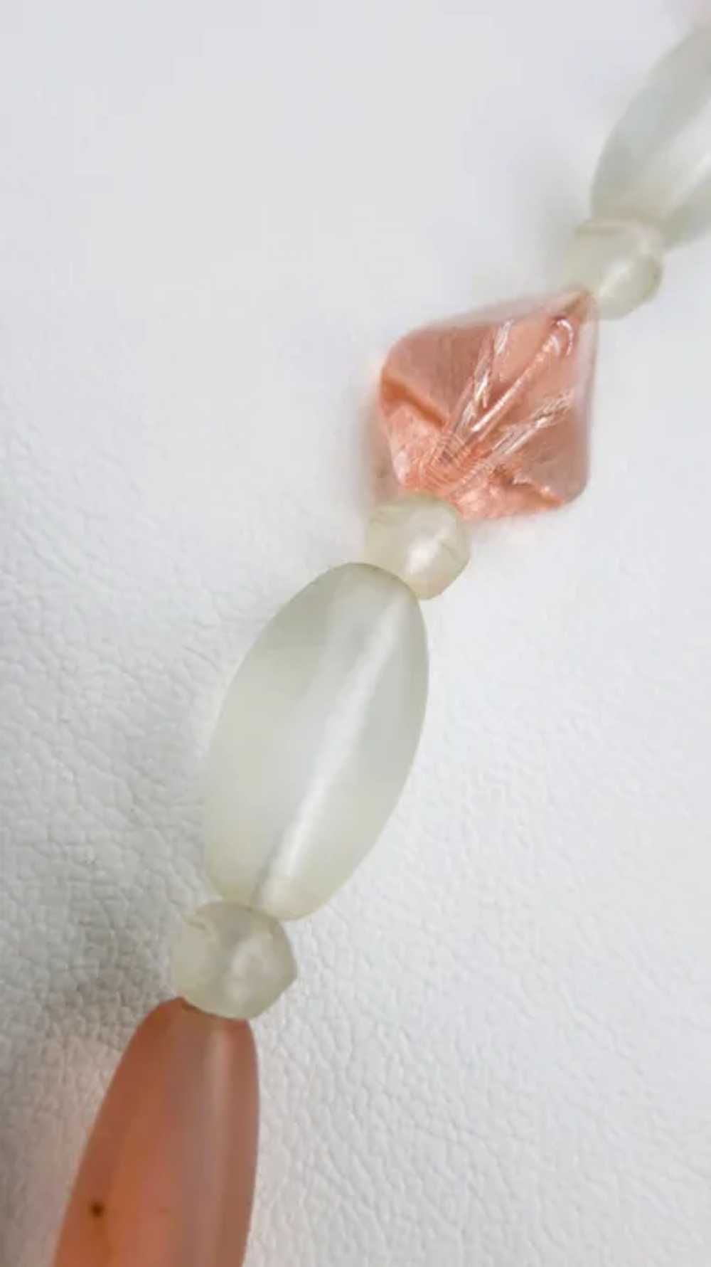 VINTAGE  Satin Glass  22 Inch Necklace  Pretty in… - image 4