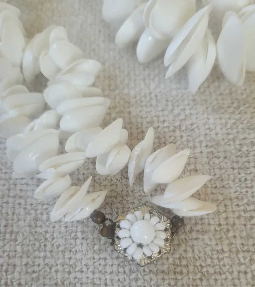 Miriam Haskell White Shell Necklace Beaded Clasp - image 2